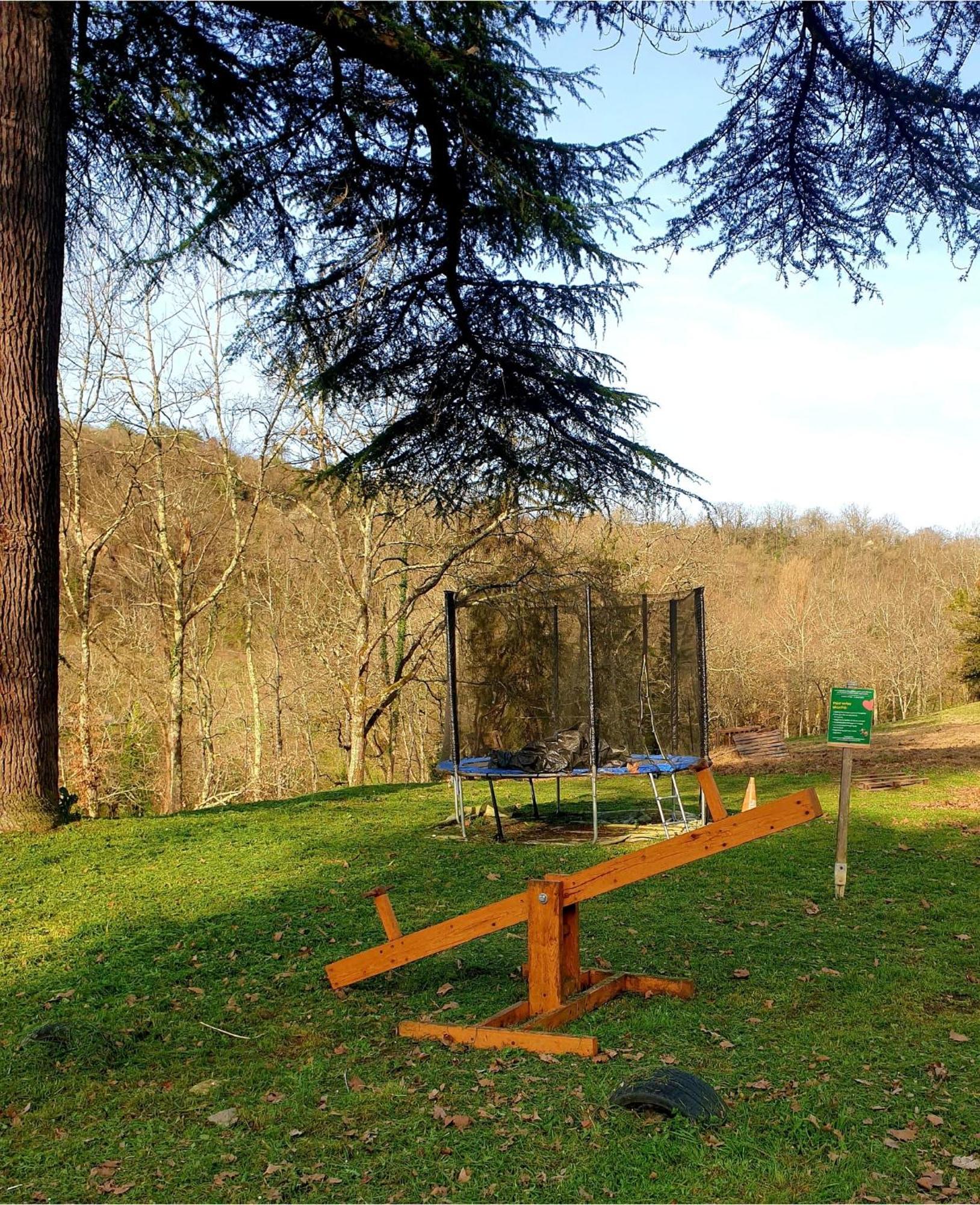 הוילה Port-Sainte-Marie Le Nid - Maison Dans Les Bois Avec Cheminee Et Vue מראה חיצוני תמונה